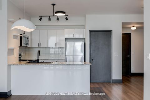 Photo 4 at 606 - 2900 Highway 7 Road, Concord, Vaughan