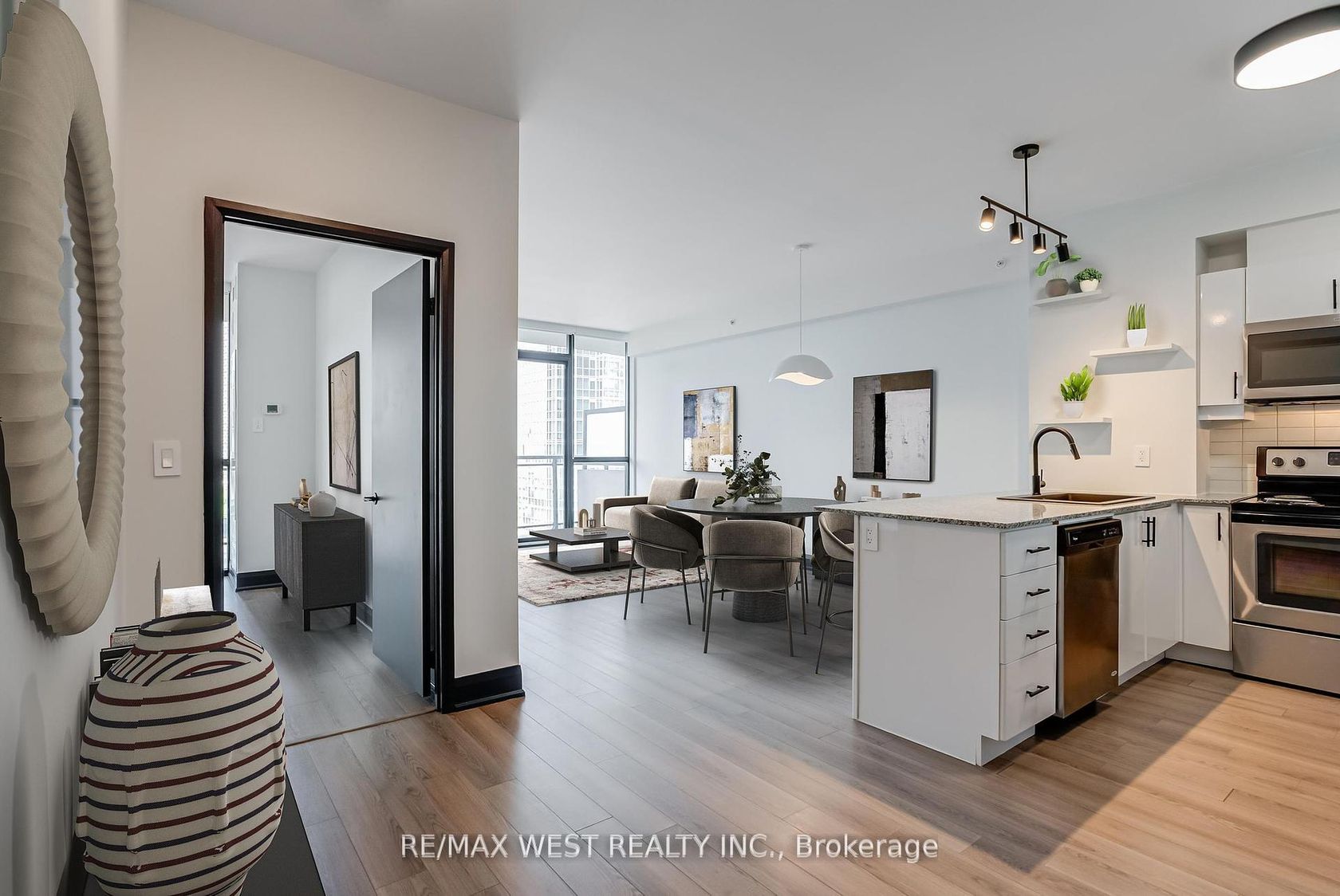 606 - 2900 Highway 7 Road, Concord, Vaughan 