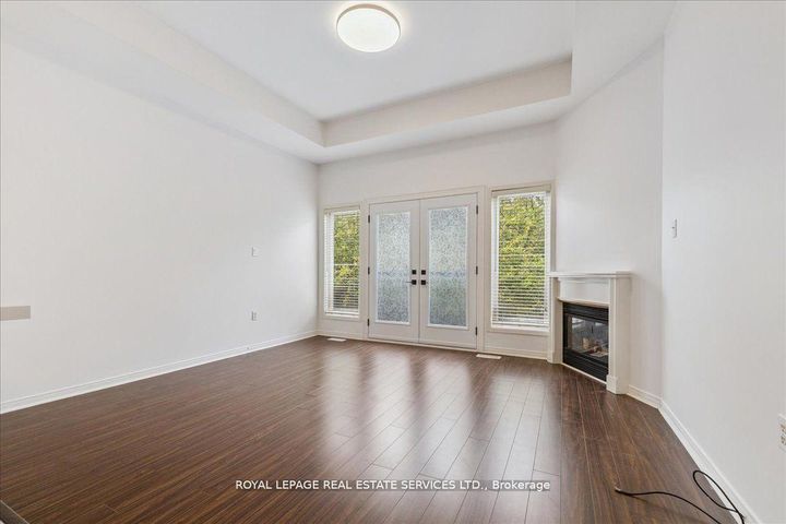 Photo 2 at 3302 Pinto Place, Cooksville, Mississauga