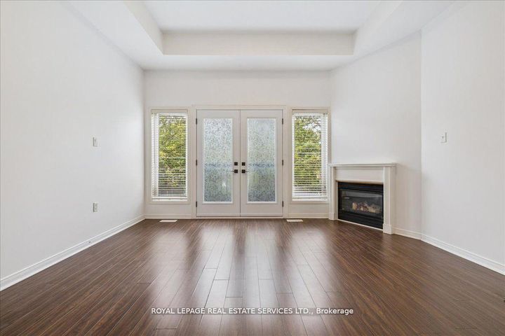 Photo 3 at 3302 Pinto Place, Cooksville, Mississauga