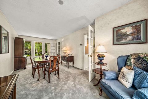 Photo 4 at 1529 Greenbriar Drive, GA Glen Abbey, Oakville
