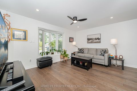 Photo 9 at 1 Denava Gate, North Richvale, Richmond Hill