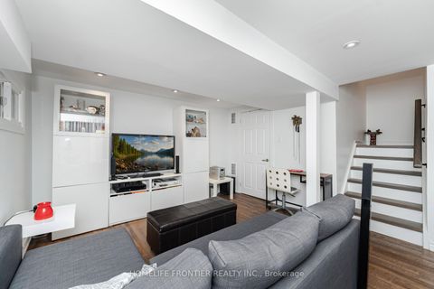 Photo 31 at 1 Denava Gate, North Richvale, Richmond Hill