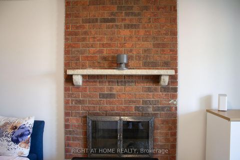 Photo 12 at 8 Terra Road W, East Woodbridge, Vaughan
