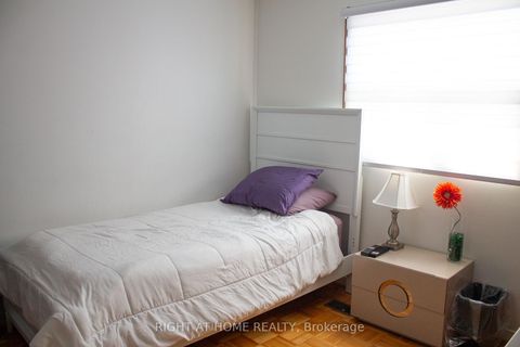 Photo 19 at 8 Terra Road W, East Woodbridge, Vaughan