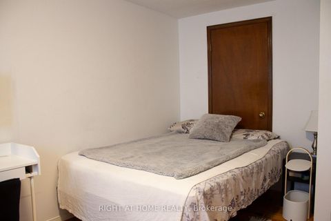 Photo 20 at 8 Terra Road W, East Woodbridge, Vaughan