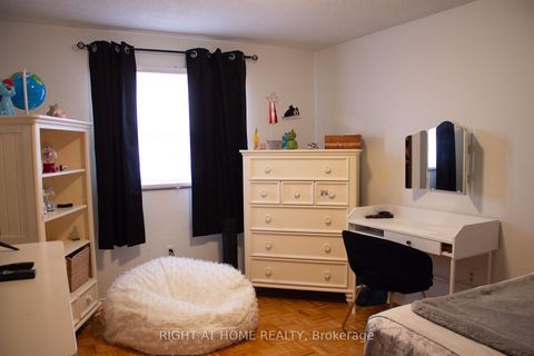 Photo 22 at 8 Terra Road W, East Woodbridge, Vaughan