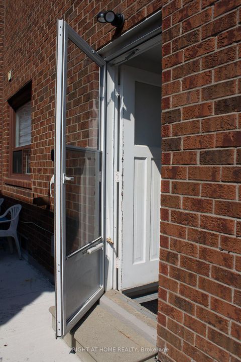 Photo 29 at 8 Terra Road W, East Woodbridge, Vaughan