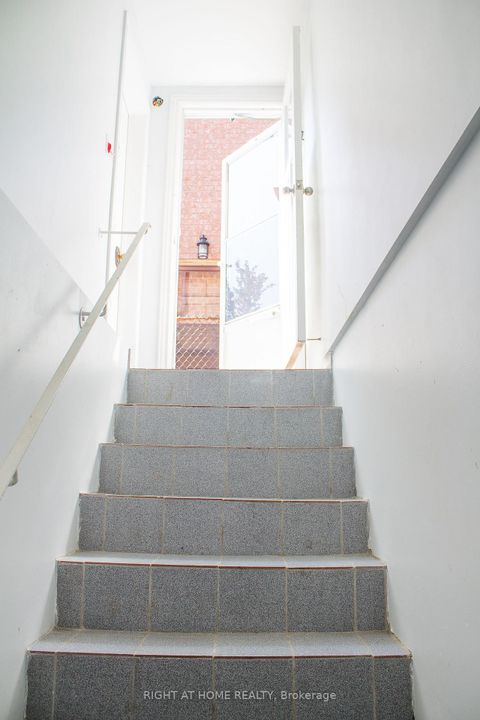Photo 31 at 8 Terra Road W, East Woodbridge, Vaughan