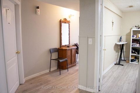 Photo 33 at 8 Terra Road W, East Woodbridge, Vaughan