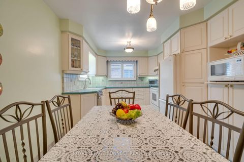 Photo 11 at 17 Altair Avenue, L'Amoreaux, Toronto