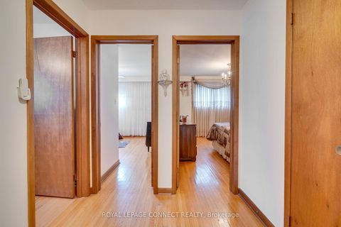 Photo 15 at 17 Altair Avenue, L'Amoreaux, Toronto