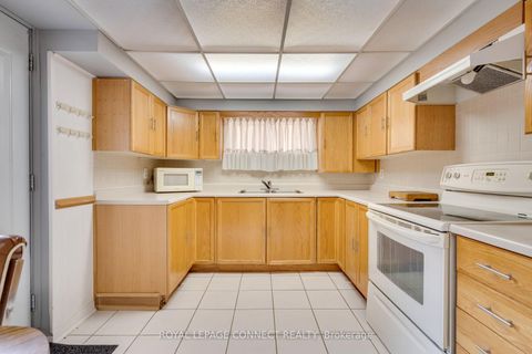 Photo 27 at 17 Altair Avenue, L'Amoreaux, Toronto