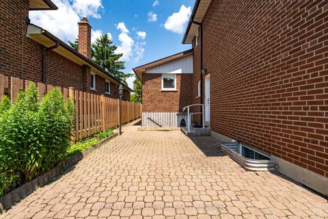 Photo 32 at 17 Altair Avenue, L'Amoreaux, Toronto