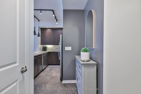 Photo 4 at 407 - 628 fleet Street, Waterfront Communities C1, Toronto