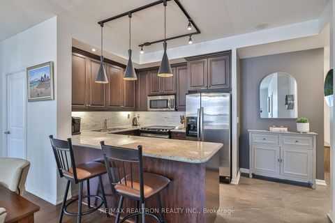 Photo 5 at 407 - 628 fleet Street, Waterfront Communities C1, Toronto