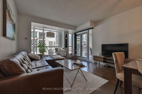 Photo 9 at 407 - 628 fleet Street, Waterfront Communities C1, Toronto