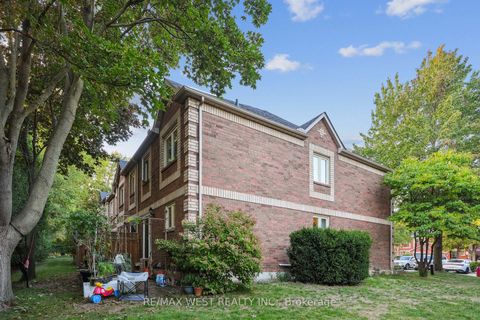 Photo 7 at 23 - 6157 Kingston Road, Centennial Scarborough, Toronto