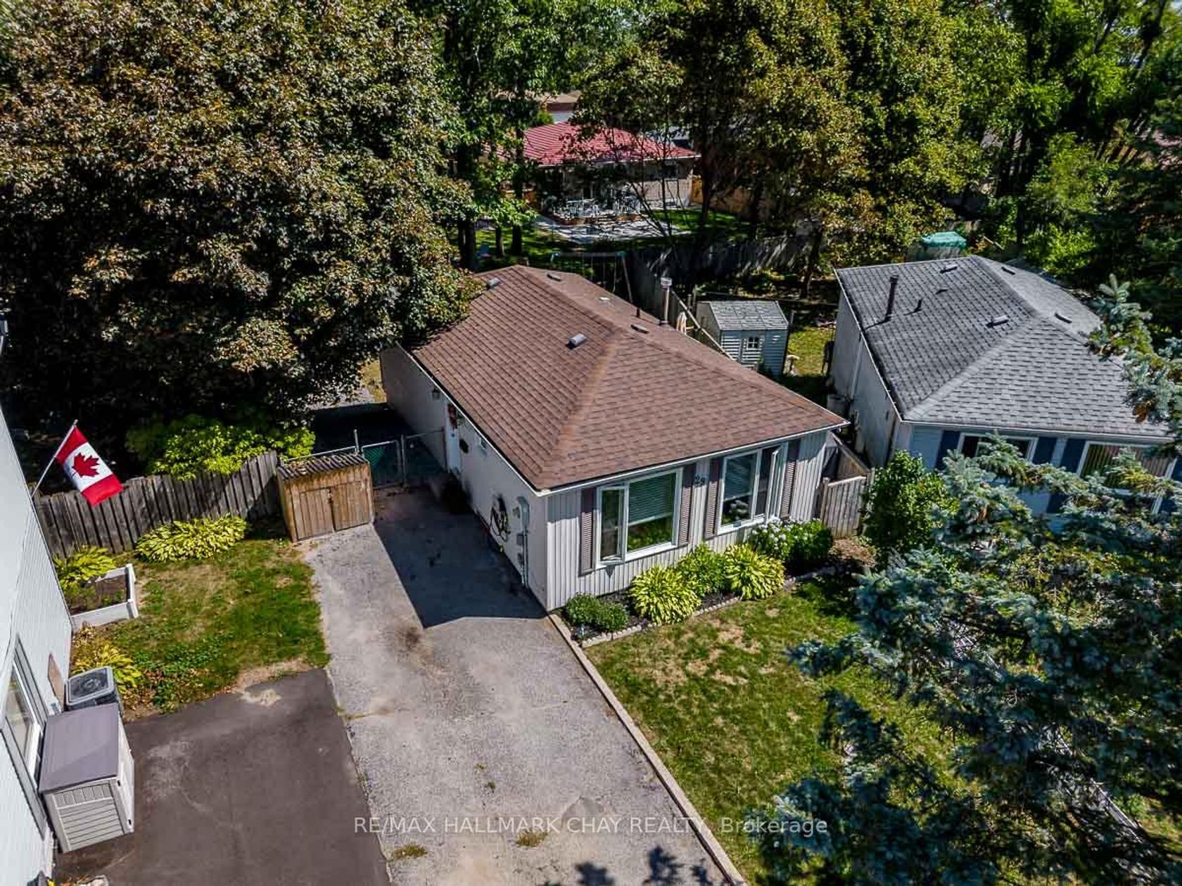 29 Shaw Crescent, Letitia Heights, Barrie photo number 2
