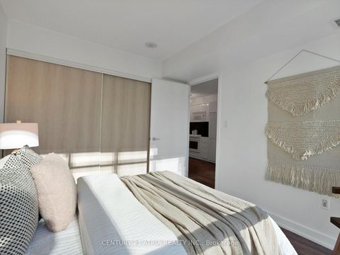 Photo 10 at 2103 - 15 Iceboat Terrace, Waterfront Communities C8, Toronto