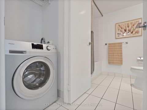 Photo 13 at 2103 - 15 Iceboat Terrace, Waterfront Communities C8, Toronto