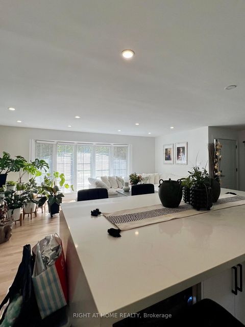 Photo 13 at 2 Richbourne Court, Sullivan, Toronto