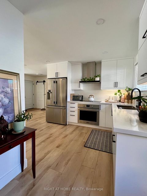 Photo 16 at 2 Richbourne Court, Sullivan, Toronto