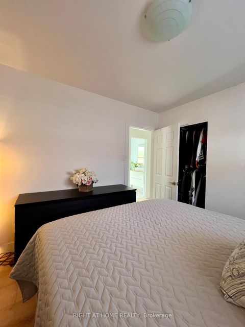 Photo 21 at 2 Richbourne Court, Sullivan, Toronto