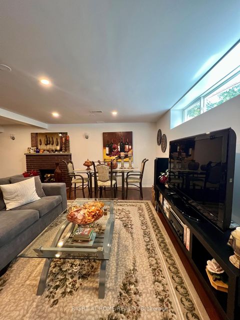 Photo 32 at 2 Richbourne Court, Sullivan, Toronto