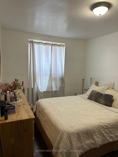 Photo 8 at 205 - 2550 Bathurst Street, Forest Hill North, Toronto