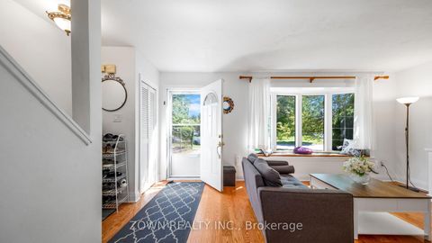 Photo 8 at 118 Chestnut Crescent, Birchmount, Toronto