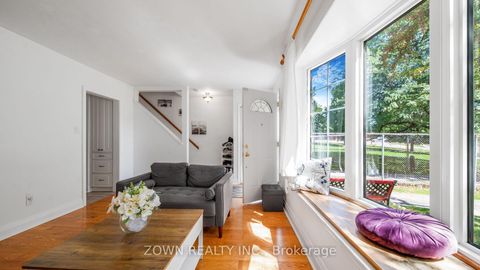 Photo 9 at 118 Chestnut Crescent, Birchmount, Toronto