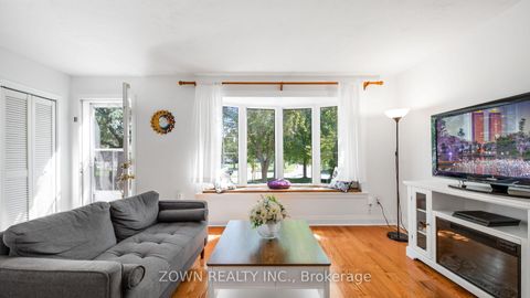 Photo 11 at 118 Chestnut Crescent, Birchmount, Toronto