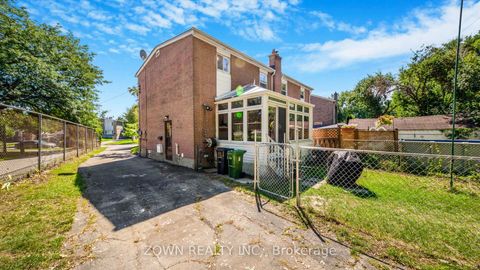 Photo 26 at 118 Chestnut Crescent, Birchmount, Toronto