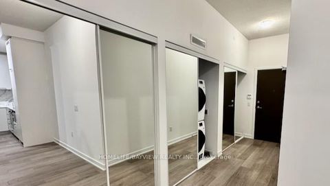 Photo 3 at #512 - 38 Honeycrisp Crescent N, Vaughan Corporate Centre, Vaughan