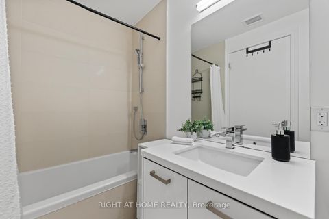 Photo 30 at LPH02 - 608 Richmond St. W Street, Waterfront Communities C1, Toronto