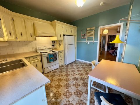 Photo 5 at 548 Roxton Road, Little Italy, Toronto