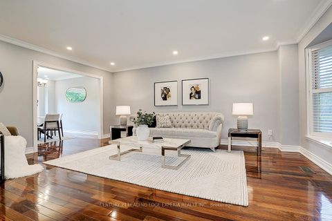 Photo 7 at 108 Collingsbrook Boulevard, L'Amoreaux, Toronto