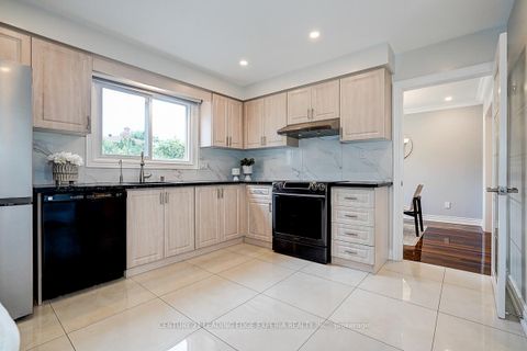 Photo 17 at 108 Collingsbrook Boulevard, L'Amoreaux, Toronto