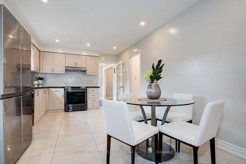 Photo 18 at 108 Collingsbrook Boulevard, L'Amoreaux, Toronto