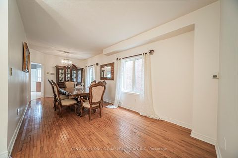 Photo 4 at 46 Pepperberry Road, Patterson, Vaughan