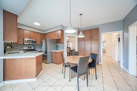 Photo 7 at 46 Pepperberry Road, Patterson, Vaughan