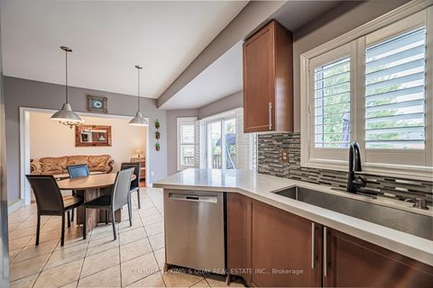 Photo 9 at 46 Pepperberry Road, Patterson, Vaughan