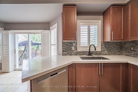 Photo 10 at 46 Pepperberry Road, Patterson, Vaughan