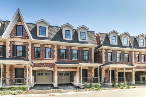 Photo 1 at 21 Kennisis Way, Maple, Vaughan