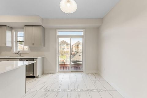 Photo 9 at 21 Kennisis Way, Maple, Vaughan