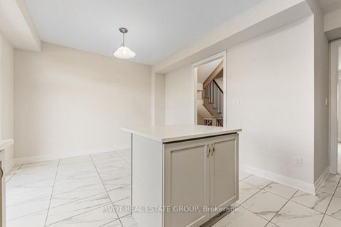 Photo 12 at 21 Kennisis Way, Maple, Vaughan