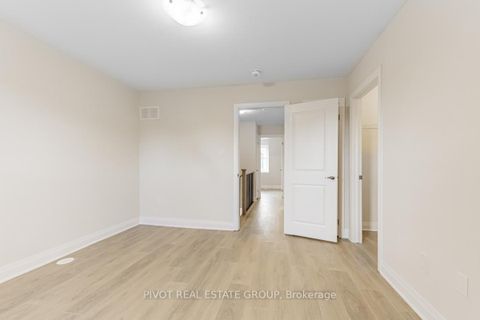 Photo 18 at 21 Kennisis Way, Maple, Vaughan