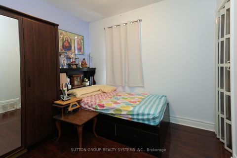 Photo 12 at 30 Silvercrest Avenue, Alderwood, Toronto