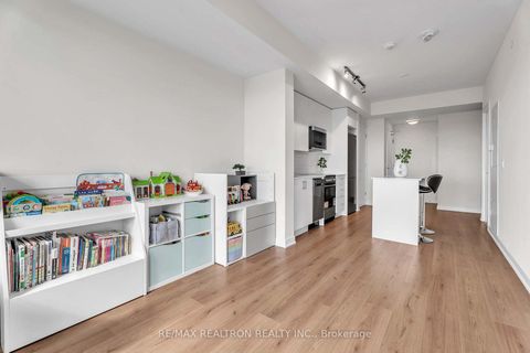 Photo 9 at 507 - 15 Ellerslie Avenue, Willowdale West, Toronto